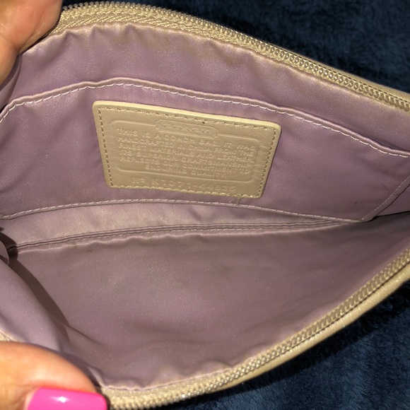 Coach wristlet - Picture 4 of 5